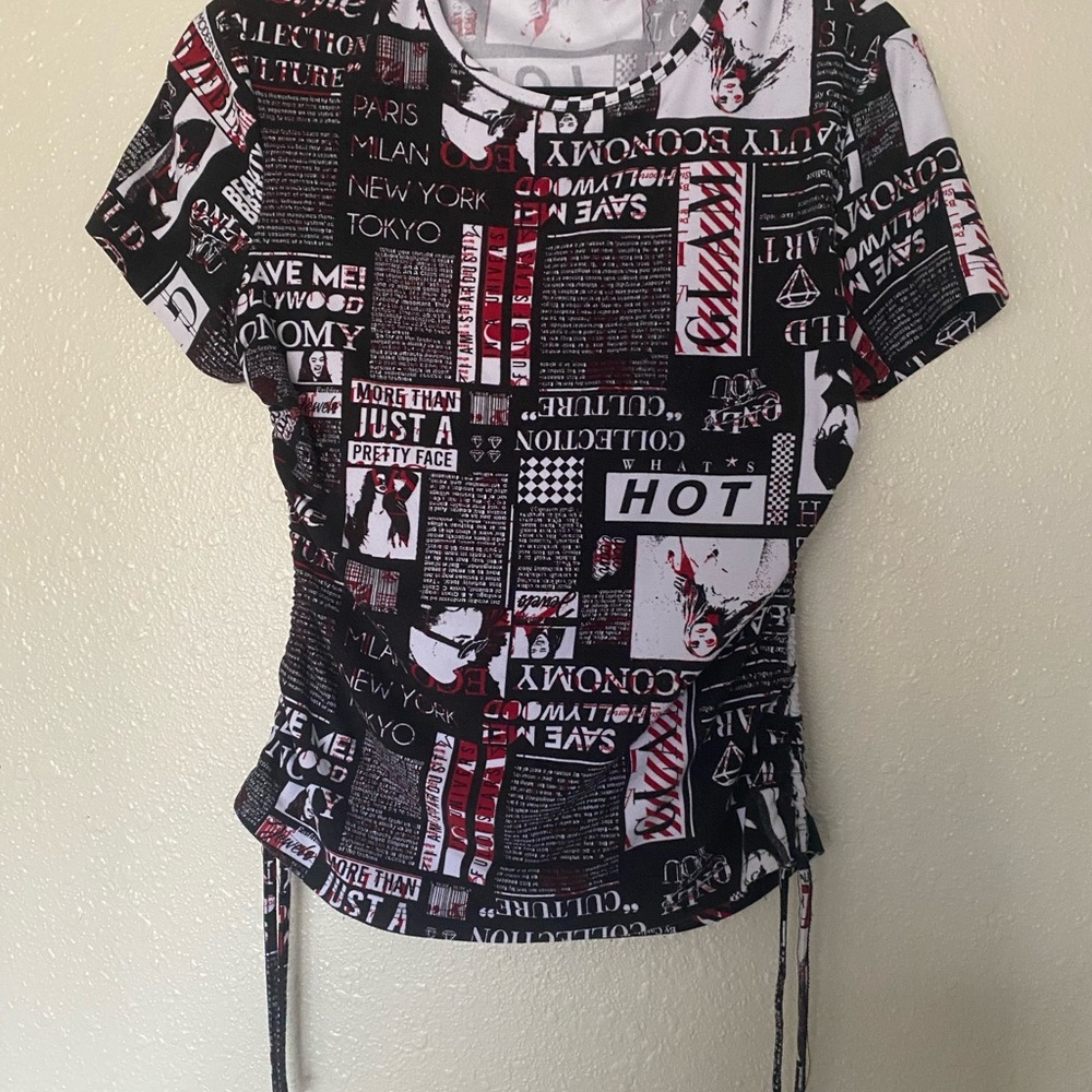 Trendy Black and White Graphic Women's Top